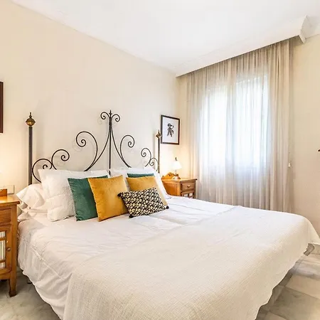 Costa Nagueeles 2hab. Apartment *